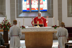 Pfingsten in der renovierten Stadtpfarrkirche St. Crescentius (Foto: Karl-Franz Thiede)